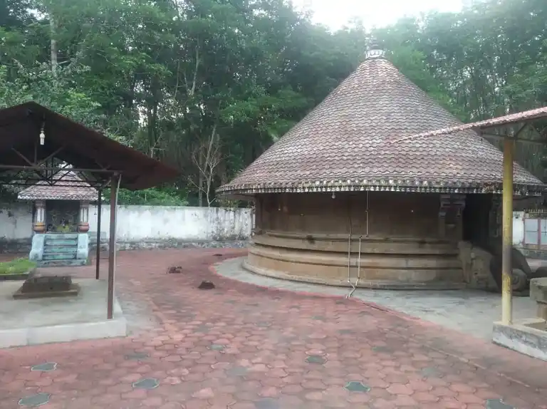 Arulmigu Mahadevar Temple, Thirumurampu, Kulasekharam - 629177 Arulmigu Mahadevar Temple, Thirumurampu, குலசேகரம் - 629177, Kanyakumari - Ancient Temple Architecture and History Image 3