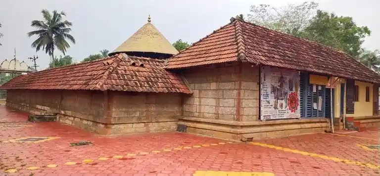 Arulmigu Mahadevar Temple, Thiruppantrikodu, Palliyadi - 629169 Arulmigu Mahadevar Temple, Thiruppantrikodu, Palliyadi - 629169, Kanyakumari - Ancient Temple Architecture and History Image 4