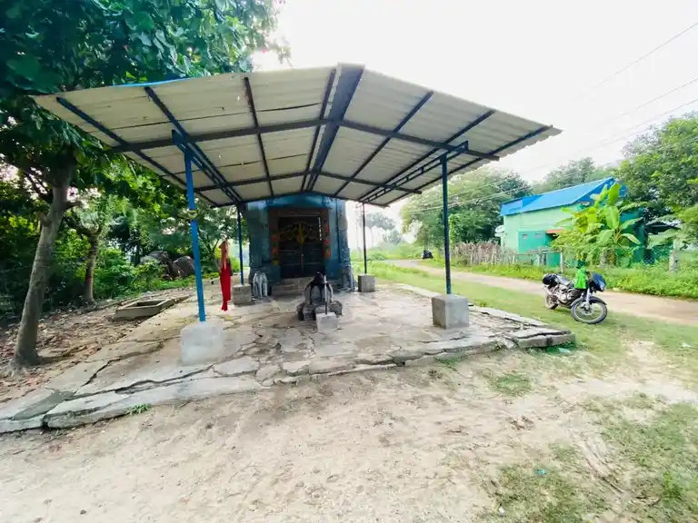 Arulmigu Mahalakshmi Amman Temple, Mahalakshmi Amman Temple, Area, Chennivakkam - 601204 அருள்மிகு மாகலட்சுமி அம்மன் திருக்கோயில், Mahalakshmi Amman Templearea, Chennivakkam - 601204, Tiruvallur - Ancient Temple Architecture and History Image 2