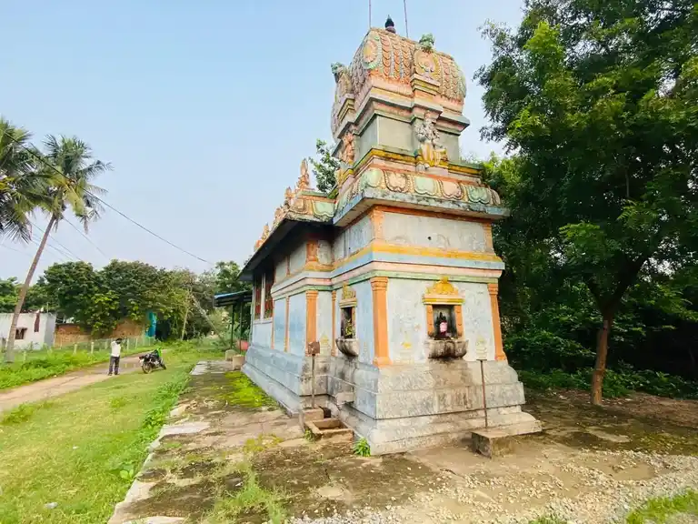 Arulmigu Mahalakshmi Amman Temple, Mahalakshmi Amman Temple, Area, Chennivakkam - 601204 அருள்மிகு மாகலட்சுமி அம்மன் திருக்கோயில், Mahalakshmi Amman Templearea, Chennivakkam - 601204, Tiruvallur - Ancient Temple Architecture and History Image 3