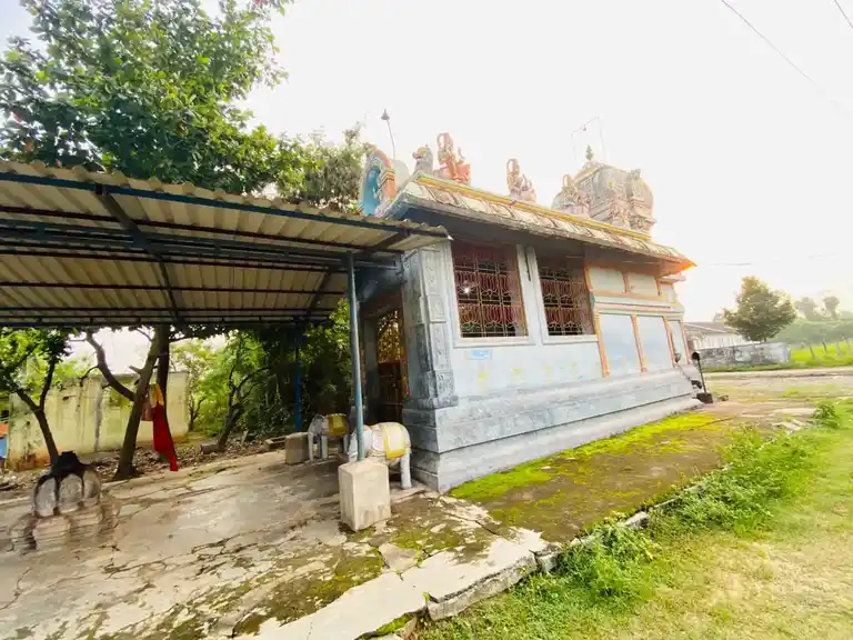 Arulmigu Mahalakshmi Amman Temple, Mahalakshmi Amman Temple, Area, Chennivakkam - 601204 அருள்மிகு மாகலட்சுமி அம்மன் திருக்கோயில், Mahalakshmi Amman Templearea, Chennivakkam - 601204, Tiruvallur - Ancient Temple Architecture and History Image 4