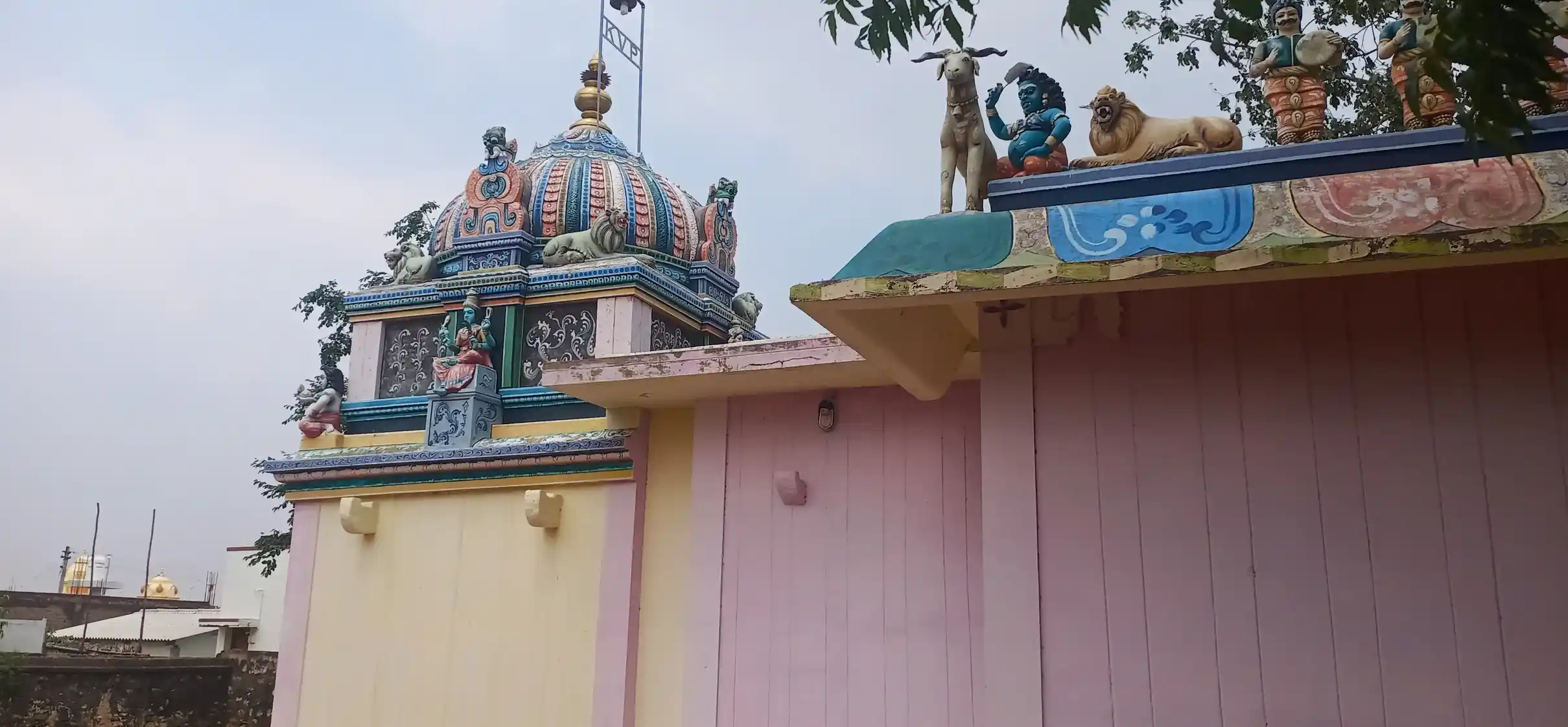 Arulmigu Mahalakshmiamman Temple, Valaiyapatti - 624704 அருள்மிகு மகாலட்சுமியம்மன் திருக்கோயில், வளையப்பட்டி - 624704, Dindigul - Ancient Temple Architecture and History Image 3