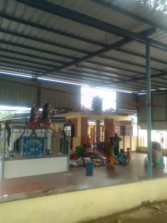 Arulmigu Mahaliamman Temple, Karaiyanchettipalayam - 642123 அருள்மிகு மாகாளியம்மன் திருக்கோயில், கரையன்ச்செட்டிபாளையம் - 642123, Coimbatore - Ancient Temple Architecture and History Image 4