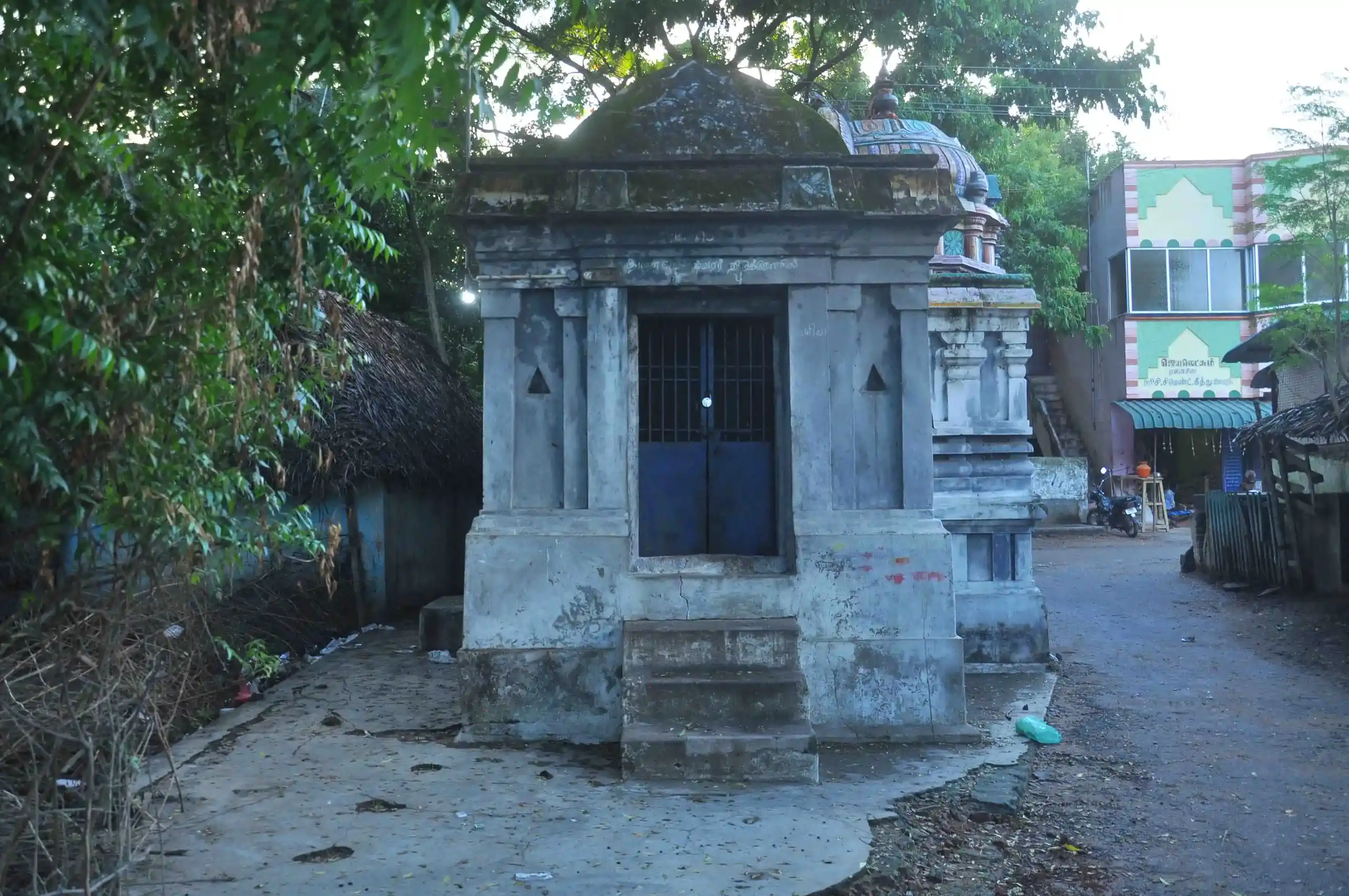 Arulmigu Mahalingaswamy Temple, Asikadu - 609806 அருள்மிகு மகாலிங்கசுவாமி திருக்கோயில், Asikadu - 609806, Mayiladuthurai - Ancient Temple Architecture and History Image 3