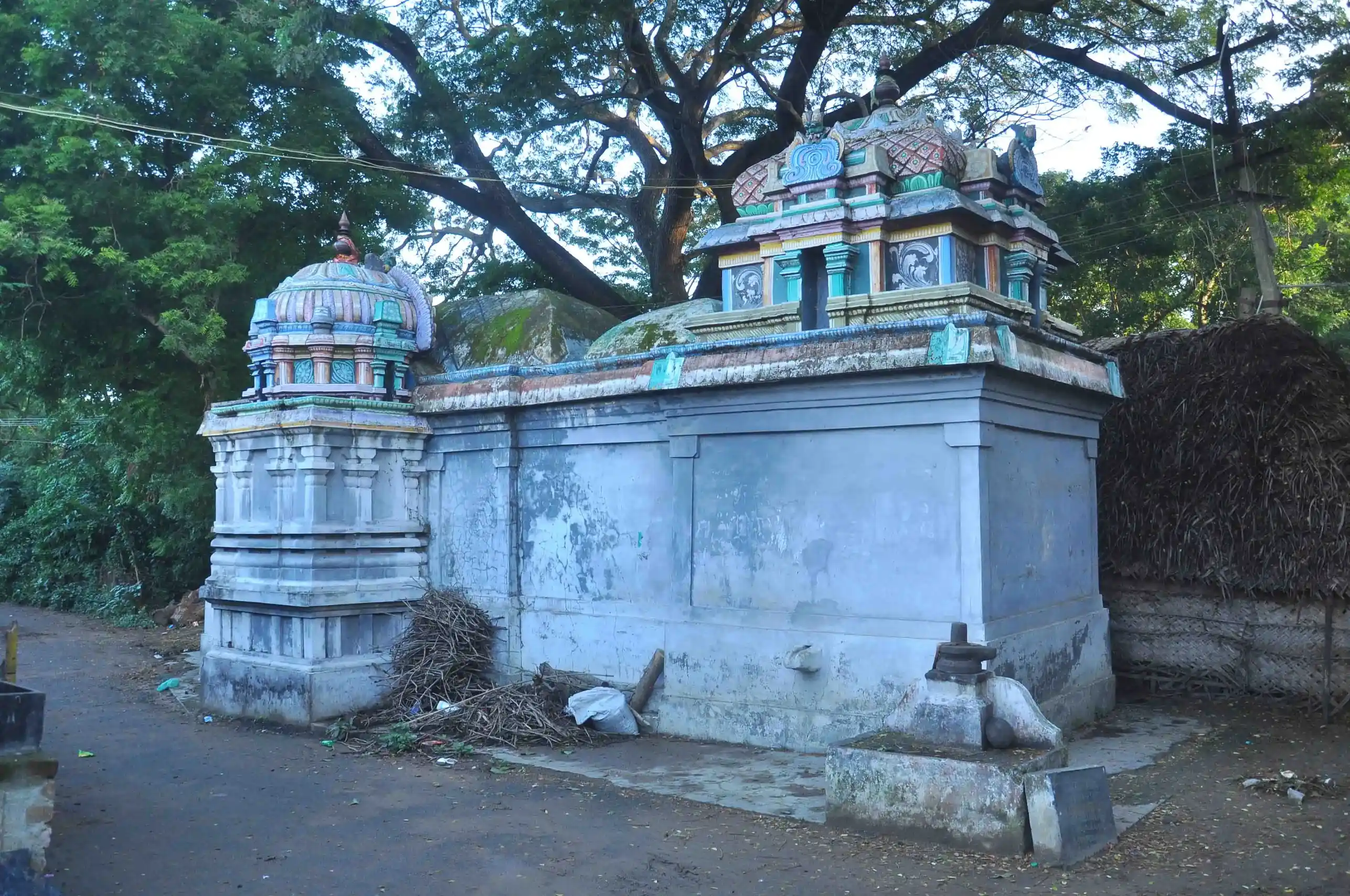Arulmigu Mahalingaswamy Temple, Asikadu - 609806 அருள்மிகு மகாலிங்கசுவாமி திருக்கோயில், Asikadu - 609806, Mayiladuthurai - Ancient Temple Architecture and History Image 4