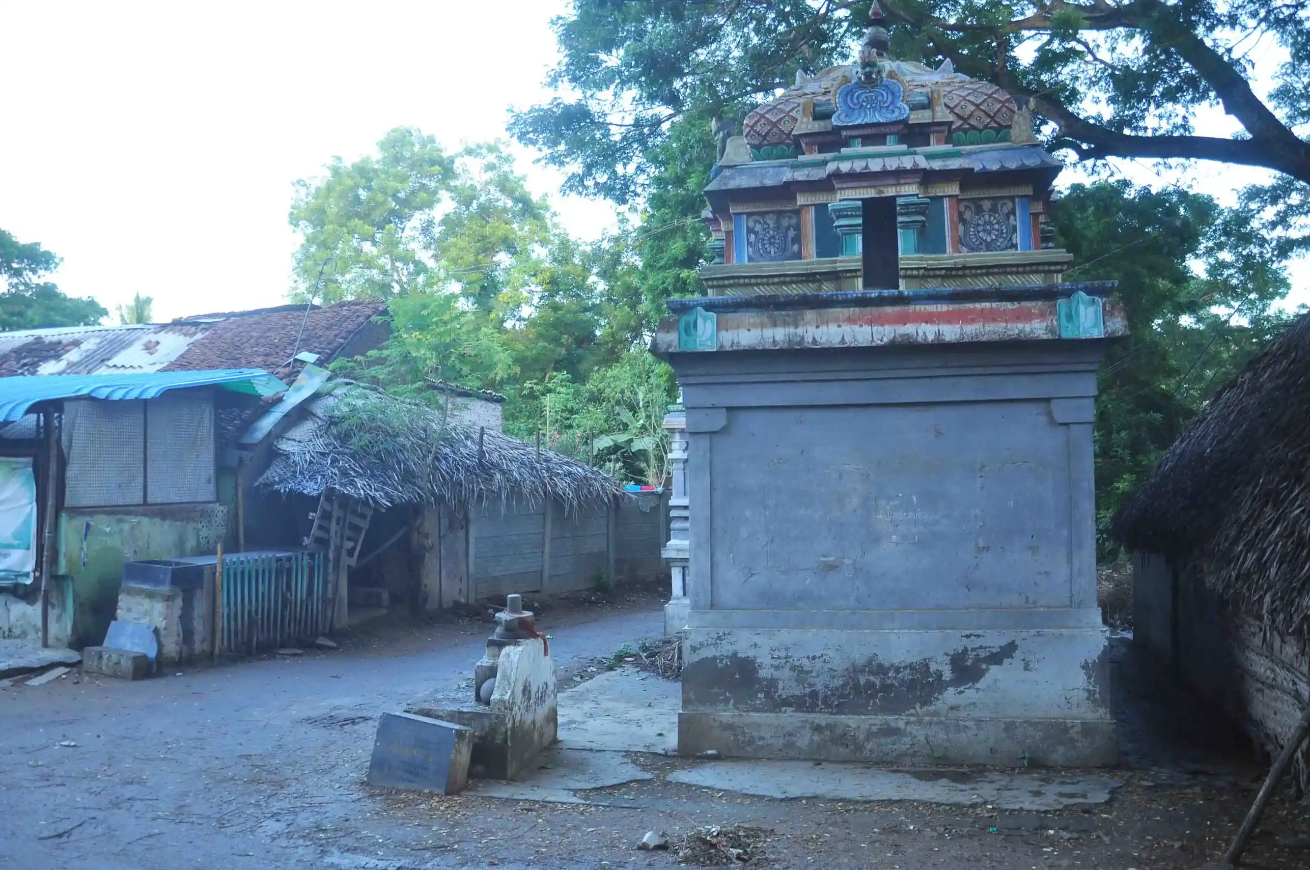 Arulmigu Mahalingaswamy Temple, Asikadu - 609806 அருள்மிகு மகாலிங்கசுவாமி திருக்கோயில், Asikadu - 609806, Mayiladuthurai - Ancient Temple Architecture and History Image 5
