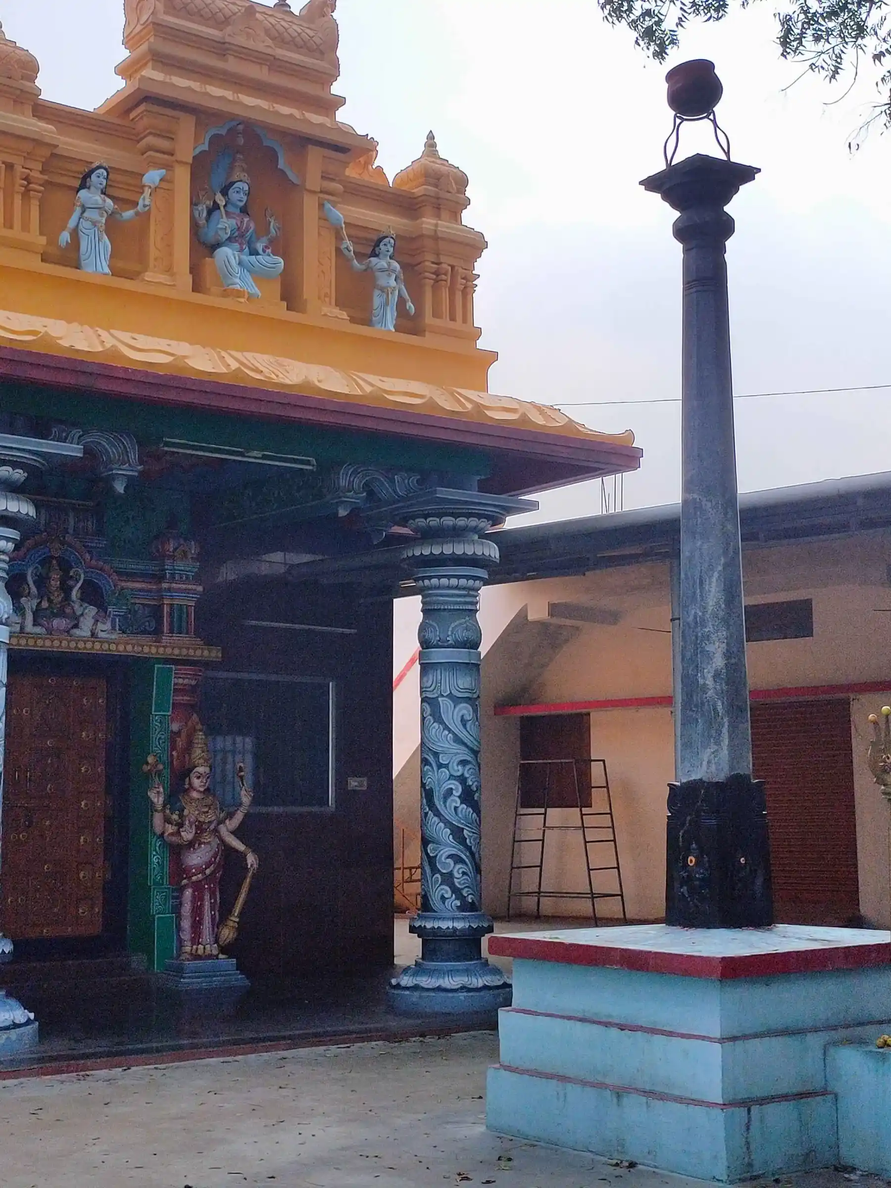 Arulmigu Mahaliyamman Temple, Naranapuram - 641664 Temple