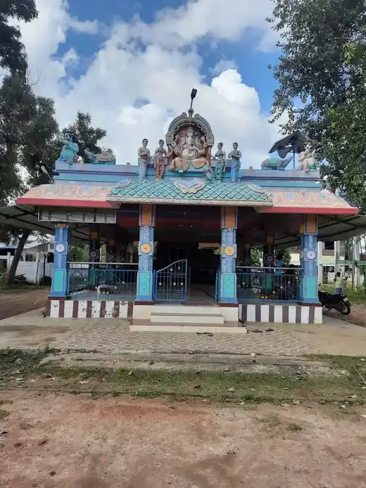 Arulmigu Malai Mariyamman Selvavinayagar Temple, Kupachikottai - 614015 அருள்மிகு மழைமாரியம்மன் செல்வவிநாயகர் ஆலயம், Kupachikottai - 614015, Thiruvarur - Ancient Temple Architecture and History Image 4