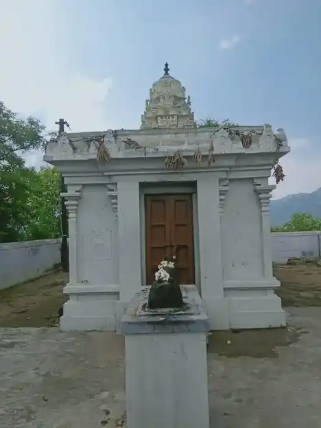 Arulmigu Malai Murugar Temple, Hill Top, A.K.Padavedu - 606905 அருளமிகு மலை முருகர் திருக்கோயில், மலை மேல், அ.கோ.படவேடு - 606905, Tiruvannamalai - Ancient Temple Architecture and History Image 3