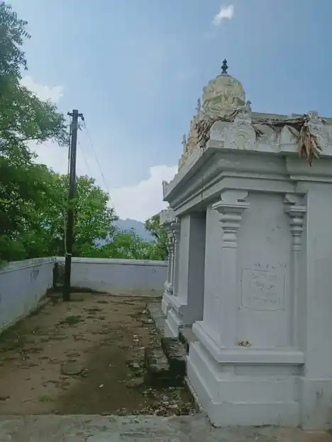 Arulmigu Malai Murugar Temple, Hill Top, A.K.Padavedu - 606905 அருளமிகு மலை முருகர் திருக்கோயில், மலை மேல், அ.கோ.படவேடு - 606905, Tiruvannamalai - Ancient Temple Architecture and History Image 4