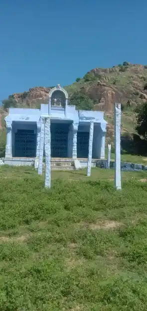 Arulmigu Malai Mutt Subramania Swamy Temple, Village Outside, Karisathan - 627753 அருள்மிகு மனைமடம் சுப்பிரமணியசுவாமி திருக்கோயில், Village Outside, Karisathan - 627753, Tenkasi - Ancient Temple Architecture and History Image 2