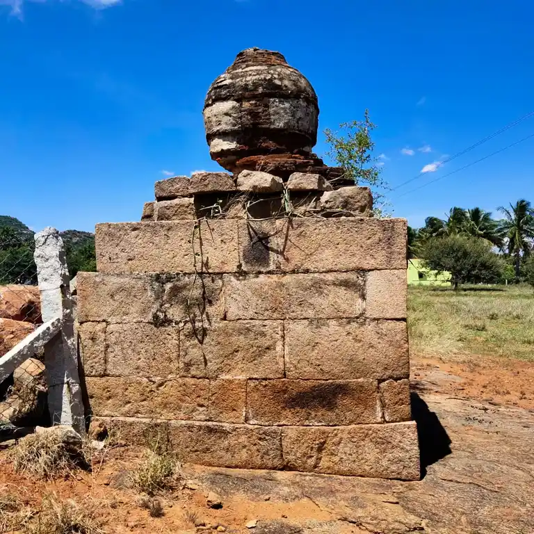 Arulmigu Malaiamman Temple, Chinnakkampatty - 624712 அருள்மிகு மாலையம்மன் திருக்கோயில், சின்னகாம்பட்டி - 624712, Dindigul - Ancient Temple Architecture and History Image 3