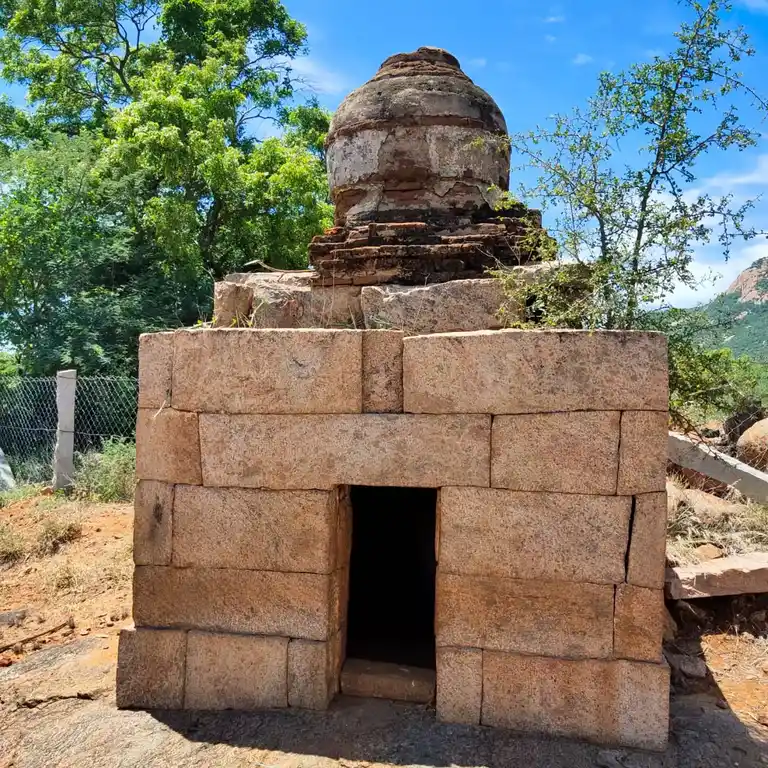 Arulmigu Malaiamman Temple, Chinnakkampatty - 624712 அருள்மிகு மாலையம்மன் திருக்கோயில், சின்னகாம்பட்டி - 624712, Dindigul - Ancient Temple Architecture and History Image 4