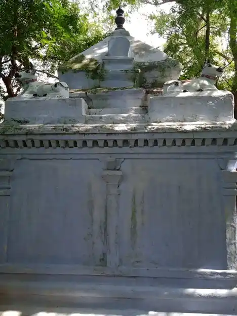 Arulmigu Malaikanniyamman Temple, Kasiyampatti, Ranimookanoor - 635303 அருள்மிகு மலைக்கன்னியம்மன் திருக்கோயில், Kasiyampatti, Ranimookanoor - 635303, Dharmapuri - Ancient Temple Architecture and History Image 4