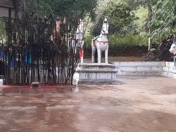 Arulmigu Malaikaruppusamy Temple, Karattupalayam - 638111 அருள்மிகு மலைக்கருப்புச்சாமி திருக்கோயில், Karattupalayam - 638111, Erode - Ancient Temple Architecture and History Image 2