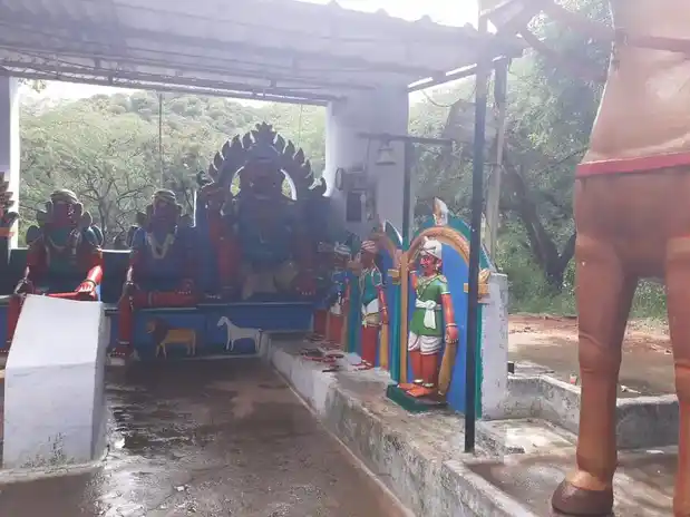 Arulmigu Malaikaruppusamy Temple, Karattupalayam - 638111 அருள்மிகு மலைக்கருப்புச்சாமி திருக்கோயில், Karattupalayam - 638111, Erode - Ancient Temple Architecture and History Image 3