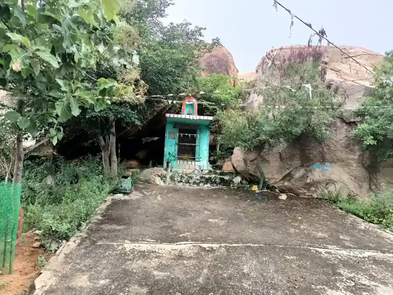 Arulmigu Malaikoil, Samuthiram - 621306 Arulmigu Malaikoil, Samuthiram - 621306, Thiruchirappalli - Ancient Temple Architecture and History Image 2