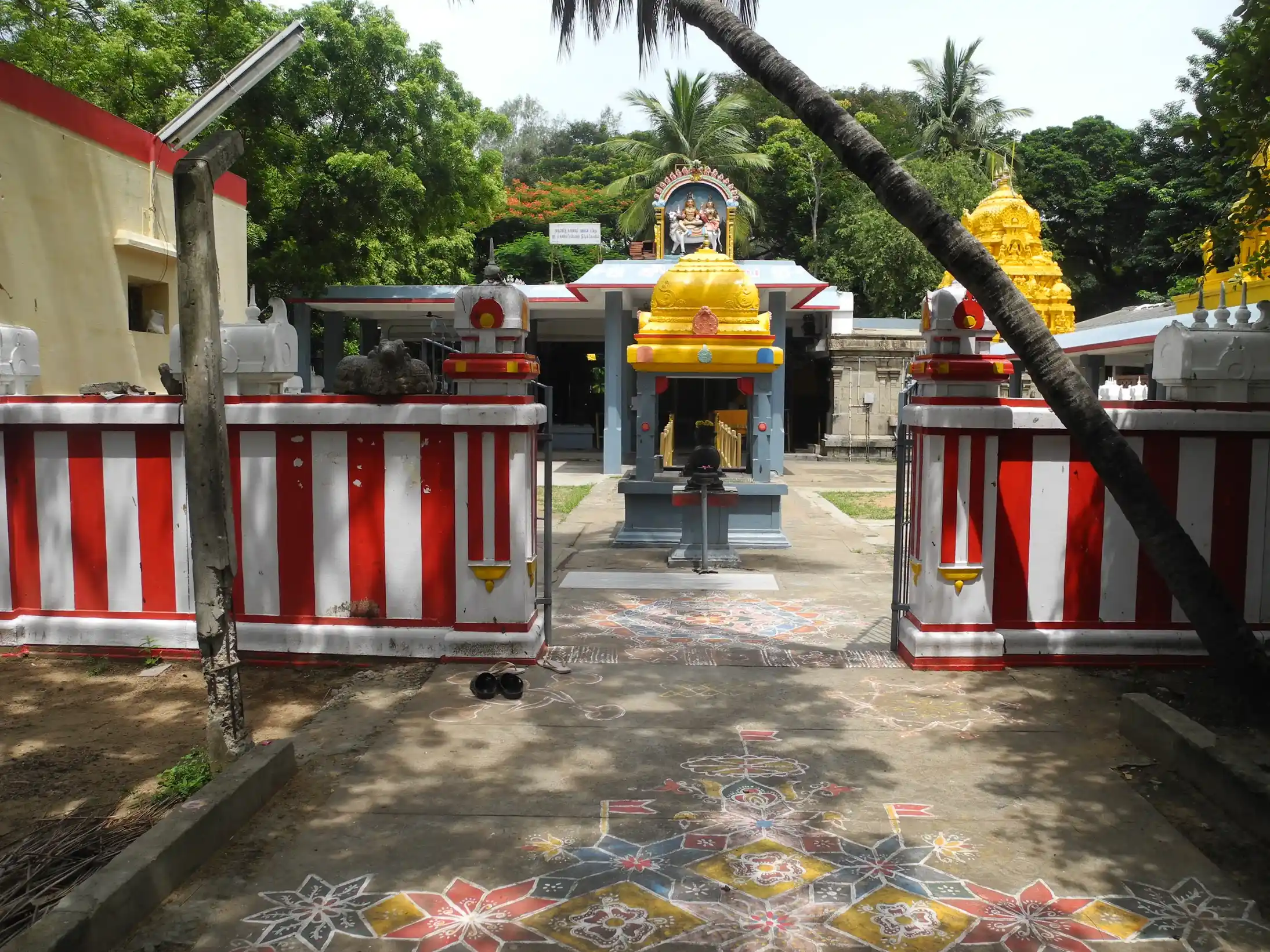 Arulmigu Malaimandala Perumal Temple And Arulmigu Eagambareswarar Temple, Sadhurangapattinam - 603102