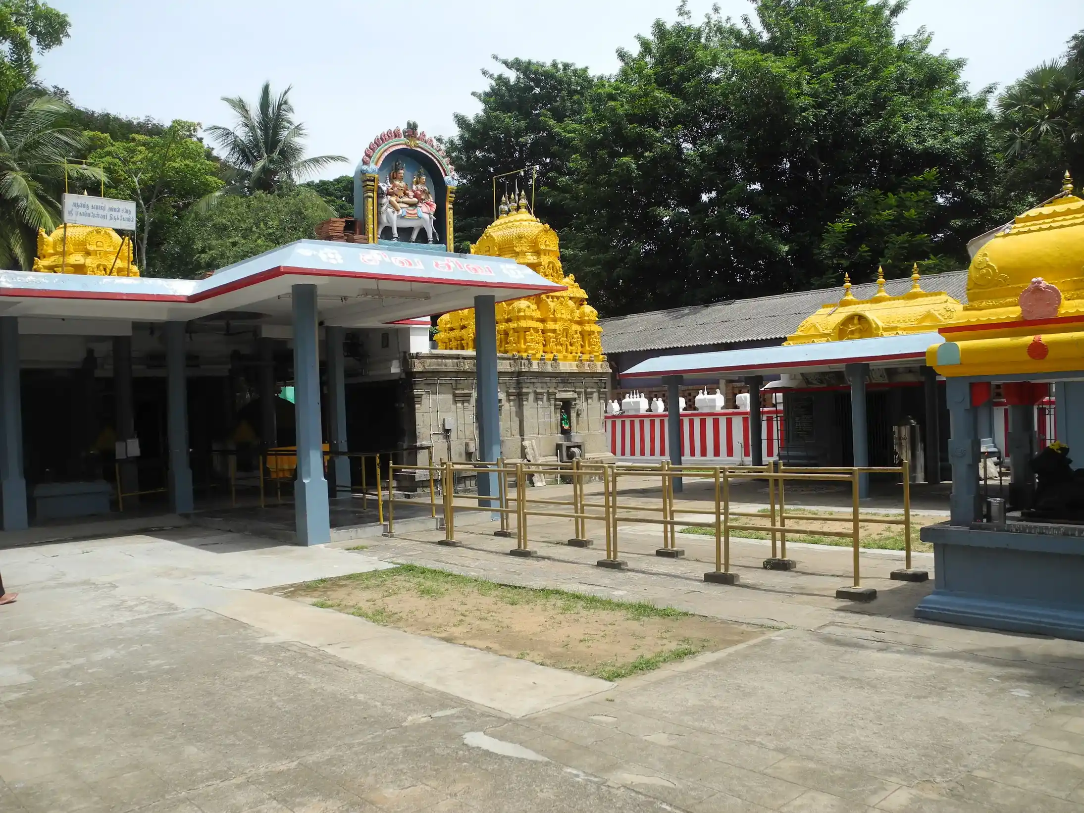Arulmigu Malaimandala Perumal Temple And Arulmigu Eagambareswarar Temple, Sadhurangapattinam - 603102 அருள்மிகு மலைமண்டலப்பெருமாள் மற்றும் ஏகாம்பரேசுவரர் திருக்கோயில், சதுரங்கப்பட்டினம் - 603102, Chengalpattu - Ancient Temple Architecture and History Image 2