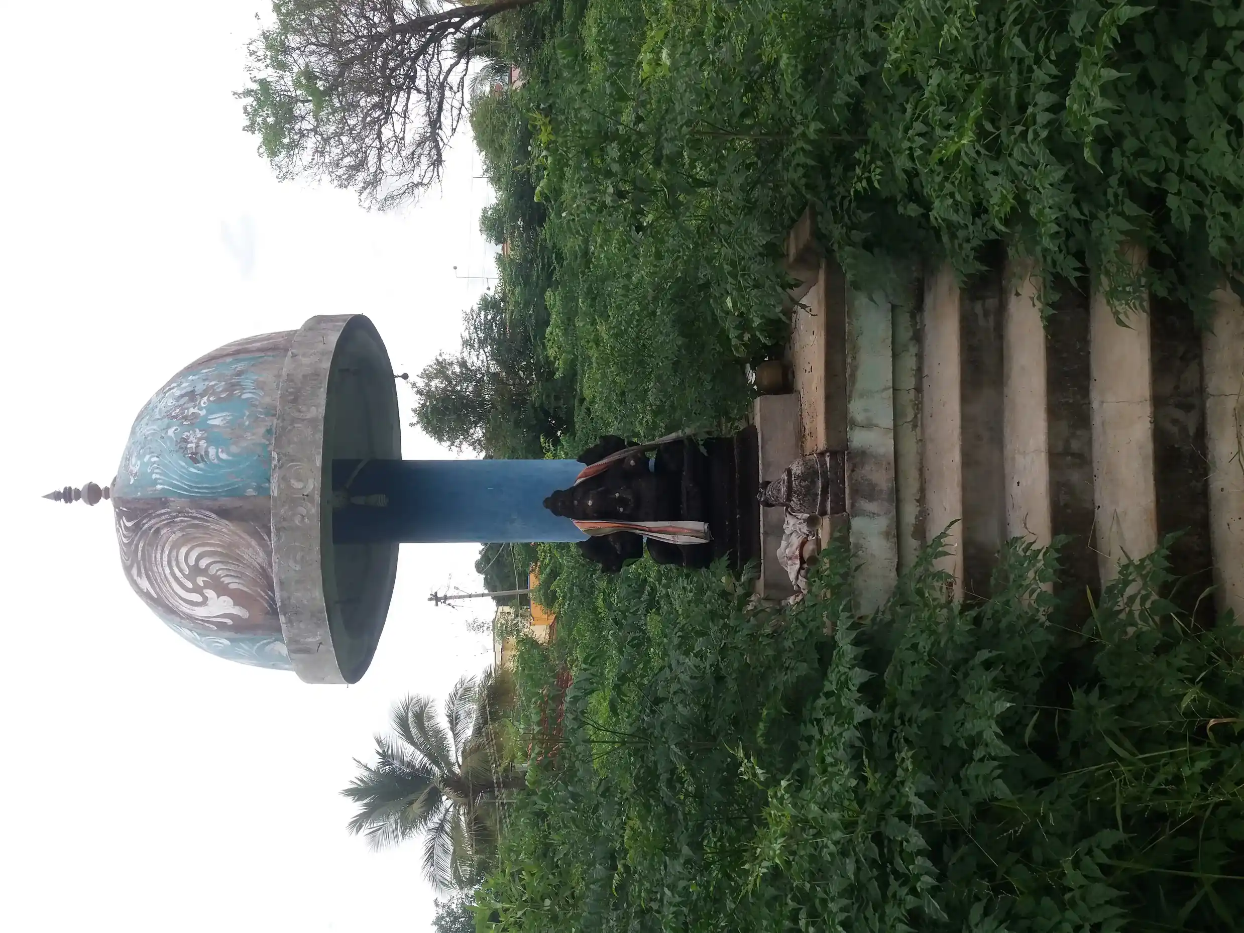 Arulmigu Malaimaruntheeswarar And Piriyavidai Nayanar Temple, Eriyurvadavanpatti - 630566 அருள்மிகு மலைமருந்தீஸ்வரர் திருக்கோயில், Eriyurvadavanpatti - 630566, Sivagangai - Ancient Temple Architecture and History Image 2