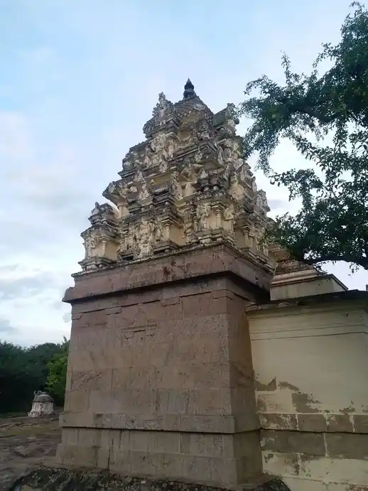 Arulmigu Malaimel Vaithiyanatha Swamy Temple, Vadakarai, Periyakulam - 625601 அருள்மிகு மலைமேல் வைத்தியநாத சுவாமி திருக்கோயில், வடகரை, பெரியகுளம் - 625601, Theni - Ancient Temple Architecture and History Image 2