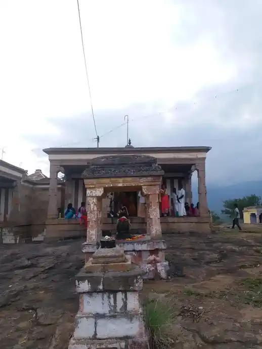 Arulmigu Malaimel Vaithiyanatha Swamy Temple, Vadakarai, Periyakulam - 625601 அருள்மிகு மலைமேல் வைத்தியநாத சுவாமி திருக்கோயில், வடகரை, பெரியகுளம் - 625601, Theni - Ancient Temple Architecture and History Image 3