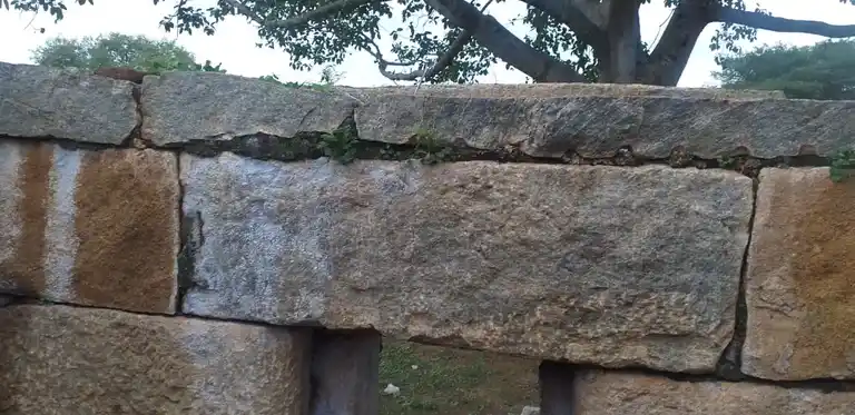 Arulmigu Malaiperumal Temple, A. Vellodu - 624307 அருள்மிகு மலைப்பெருமாள் திருக்கோயில், A. Vellodu - 624307, Dindigul - Ancient Temple Architecture and History Image 3