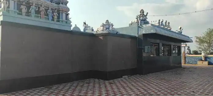 Arulmigu Malaivalardhamman Temple, Putthoor - 621313 அருள்மிகு மலைவளர்ந்தம்மன் திருக்கோயில், Putthoor - 621313, Karur - Ancient Temple Architecture and History Image 2