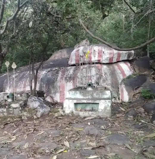 Arulmigu Malaiyandi (Amman) Samy Temple, Chokkampatti - 625103 அருள்மிகு மலையாண்டியம்மன்சாமி திருக்கோயில், Chokkampatti - 625103, Madurai - Ancient Temple Architecture and History Image 4