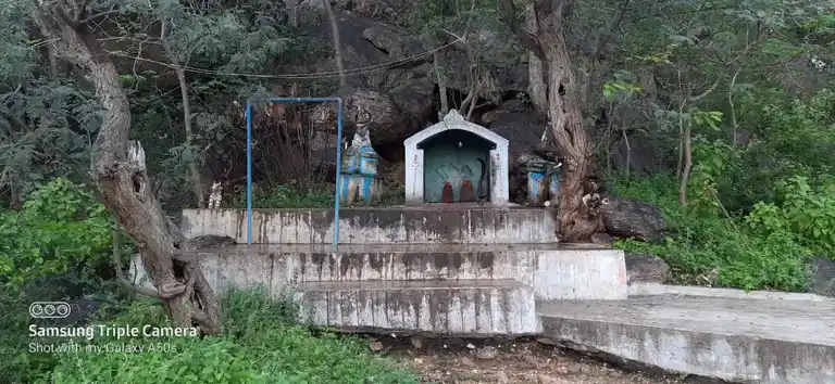 Arulmigu Malaiyandi (Madurai) Ayyanar Temple, Thonthilingapuram - 625103 அருள்மிகு மலையாண்டி அய்யனார் திருக்கோயில், Thonthilingapuram - 625103, Madurai - Ancient Temple Architecture and History Image 4