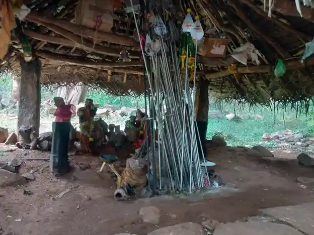 Arulmigu Malaiyandisamy Temple, Pidaripatti - 621311 Arulmigu Malaiyandisamy Temple, Pidaripatti - 621311, Thiruchirappalli - Ancient Temple Architecture and History Image 4