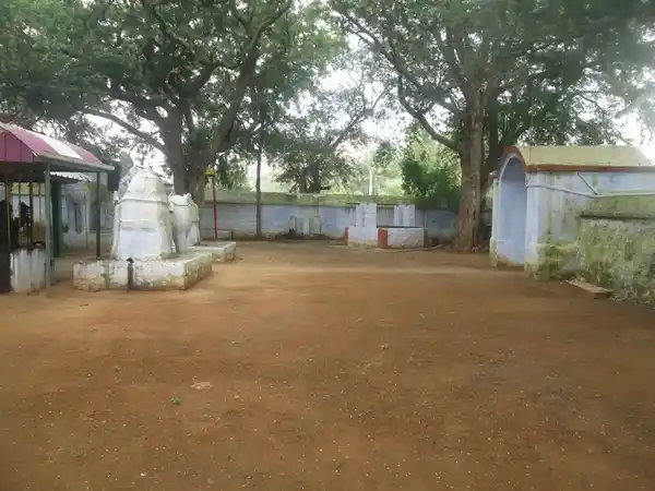 Arulmigu Malayala Thannasi Karuppana Samy Temple, Pattuthurai, Dharapuram - 638106 அருள்மிகு மலையாள தன்னாசி கருப்பண சாமி திருக்கோவில், Pattuthurai, Dharapuram - 638106, Tiruppur - Ancient Temple Architecture and History Image 2