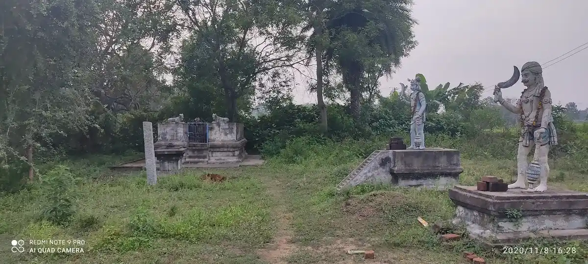 Arulmigu Malayalasaastha Ayyanar Temple, Keelasuriyamoolai - 612504 அருள்மிகு அய்யனார் மலையாள சாஸ்தா திருக்கோயில், Keelasuryamoolai - 612504, Thanjavur - Ancient Temple Architecture and History Image 2
