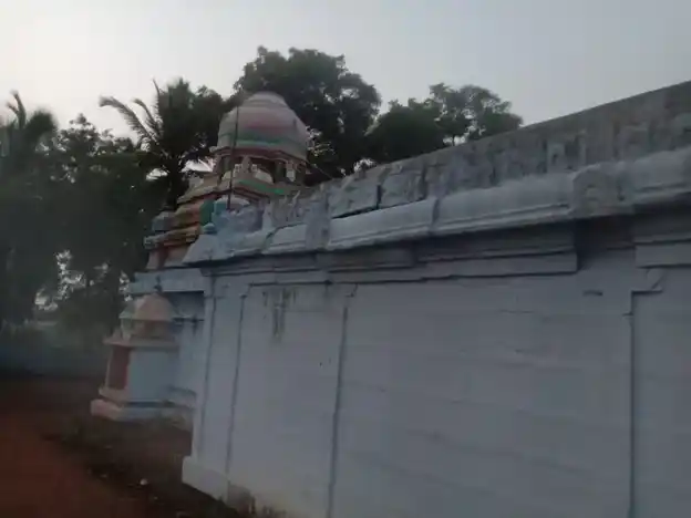 Arulmigu Maliventheeswarer And Maragathavalliamman Temple, Poolam, Poolam - 627152 அருள்மிகு மழுவேந்தீஸ்வரர் திருக்கோயில், Poolam, Poolam - 627152, Tirunelveli - Ancient Temple Architecture and History Image 4