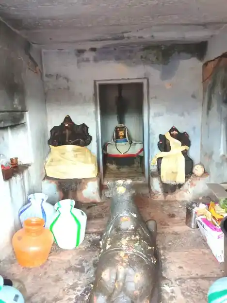 Arulmigu Mallandeshwarar Temple, Natham - 624404 அருள்மிகு மல்லாண்டேஸ்வரர் திருக்கோயில், நத்தம் - 624404, Dindigul - Ancient Temple Architecture and History Image 4