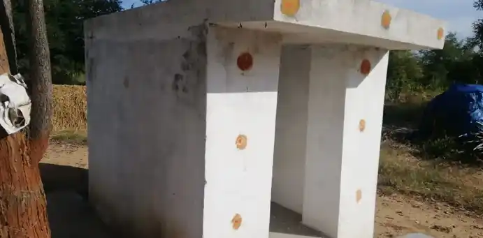 Arulmigu Malleyswaraswamy Temple, Naduvanapalli - 635121 அருள்மிகு மல்லேஸ்வர சுவாமி திருக்கோயில், Naduvanapalli - 635121, Krishnagiri - Ancient Temple Architecture and History Image 4