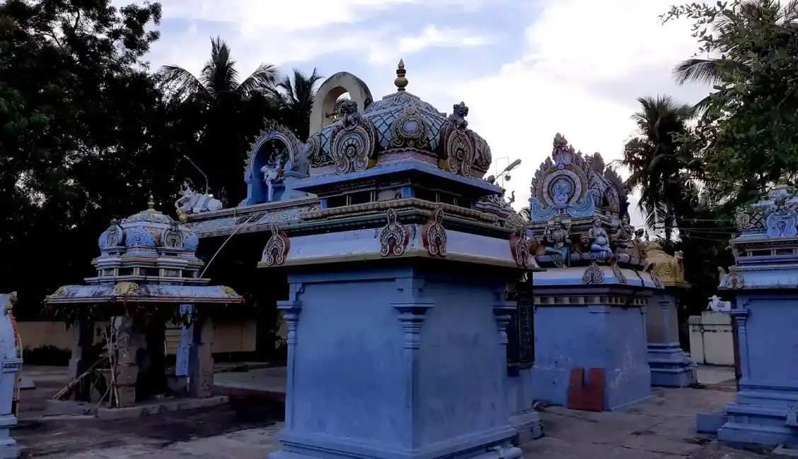 Arulmigu Malligatheeswarar Temple, Karumbakkam - 603106 அருள்மிகு மல்லிகாதீஸ்வரர் திருக்கோயில், கரும்பாக்கம் - 603106, Kancheepuram - Ancient Temple Architecture and History Image 2