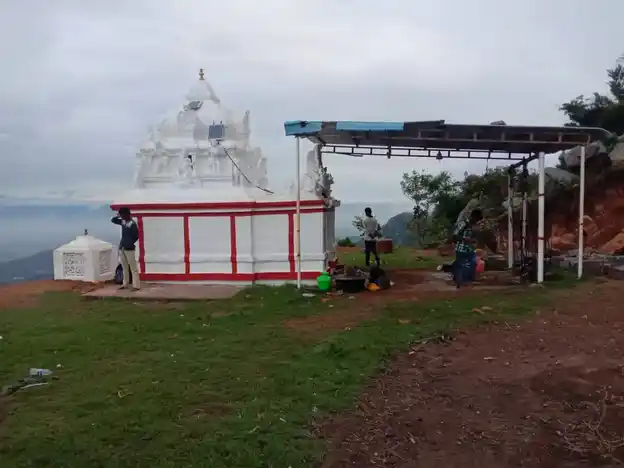Arulmigu Malligeswarar Temple, Mukkalnayakanahalli Hill, Mukkalnaickenahalli - 636704 Arulmigu Malligeswarar Temple, Mukkalnayakanahalli Hill, Mukkalnaickenahalli - 636704, Dharmapuri - Ancient Temple Architecture and History Image 2