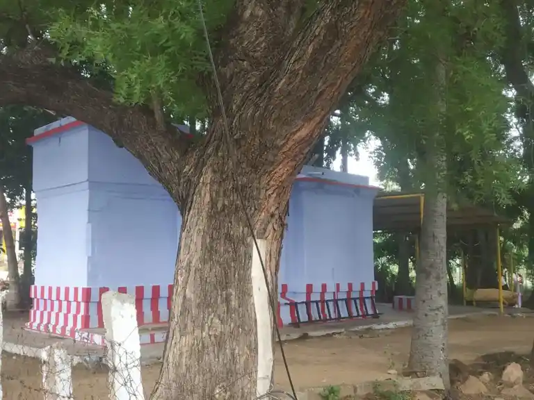 Arulmigu Mammalai Karuppasamy Temple, Peraiyur - 625703 அருள்மிகு நம்மளை கருப்பசாமி திருக்கோவில், Peraiyur - 625703, Madurai - Ancient Temple Architecture and History Image 3