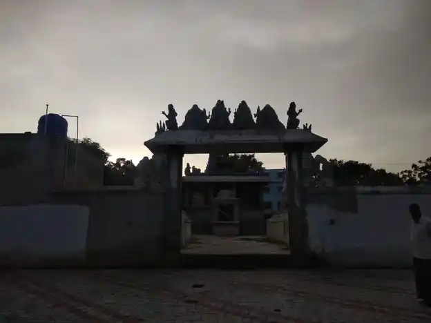 Arulmigu Mamundi Ayyanar Temple, Kancharampettai - 625014 Arulmigu Mamundi Ayyanar Temple, Kancharampettai - 625014, Madurai - Ancient Temple Architecture and History Image 2