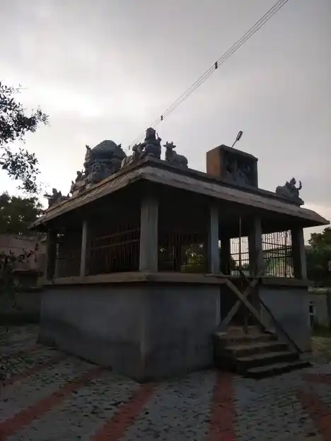 Arulmigu Mamundi Ayyanar Temple, Kancharampettai - 625014 Arulmigu Mamundi Ayyanar Temple, Kancharampettai - 625014, Madurai - Ancient Temple Architecture and History Image 3