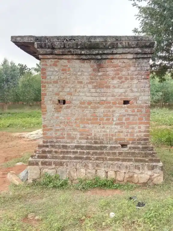Arulmigu Mamundi Nallandavar Temple, Thiruvathippatti - 622502 அருள்மிகு மாமுண்டி நல்லாண்டவர் திருக்கோயில், திருவாத்திப்பட்டி - 622502, Pudukkottai - Ancient Temple Architecture and History Image 2