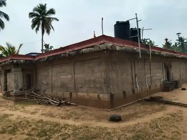 Arulmigu Manalikkarai Ilankathu Arulmiguman Temple, Pannipakam, Muttaikkadu - 629161 Temple