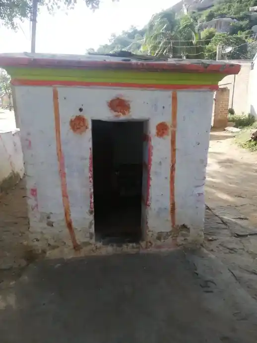 Arulmigu Mandaimariamman Temple, Naduvanapalli - 635121 அருள்மிகு மந்தை மாரியம்மன் திருக்கோயில், Naduvanapalli - 635121, Krishnagiri - Ancient Temple Architecture and History Image 3