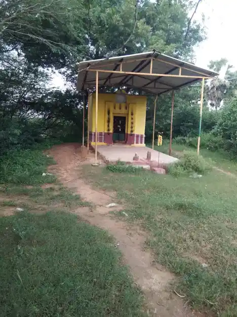 Arulmigu Mandaiveliamman Temple, Inside The Village, Elampakkam - 601103 அருள்மிகு மந்தவெளிஅம்மன் திருக்கோயில், Inside The Village, Elampakkam - 601103, Tiruvallur - Ancient Temple Architecture and History Image 3