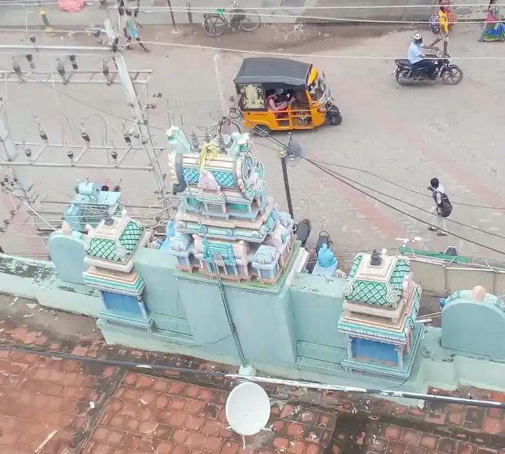 Arulmigu Mangala Anjaneyar Temple, Near Periyar Busstand, Madurai - 625001 அருள்மிகு மங்கள ஆஞ்சநேயர் திருக்கோயில், பெரியார் பேருந்து நிலையம் அருகில், மதுரை - 625001, Madurai - Ancient Temple Architecture and History Image 3