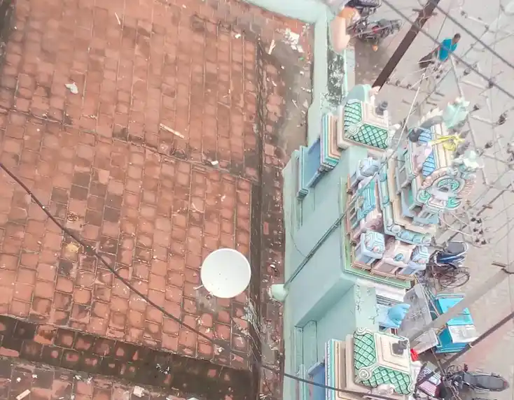 Arulmigu Mangala Anjaneyar Temple, Near Periyar Busstand, Madurai - 625001 அருள்மிகு மங்கள ஆஞ்சநேயர் திருக்கோயில், பெரியார் பேருந்து நிலையம் அருகில், மதுரை - 625001, Madurai - Ancient Temple Architecture and History Image 4