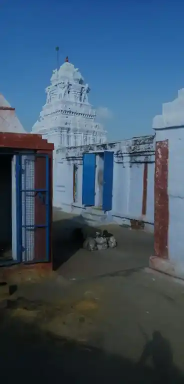 Arulmigu Mangalagiri Perumal Temple, Suriyampalayam, Erode - 638102 அருள்மிகு மங்களகிரி பெருமாள் திருக்கோயில், Suriyampalayam, Erode - 638102, Erode - Ancient Temple Architecture and History Image 2
