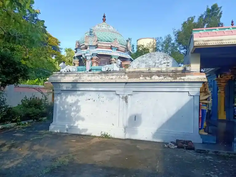 Arulmigu Mangaleswarar Varadharajaperumal Temple, Manganallur - 609404 அருள்மிகு மங்களேஸ்வரர் மற்றும் வரதராஜப்பெருமாள் திருக்கோயில், மங்கைநல்லூர் - 609404, Mayiladuthurai - Ancient Temple Architecture and History Image 4