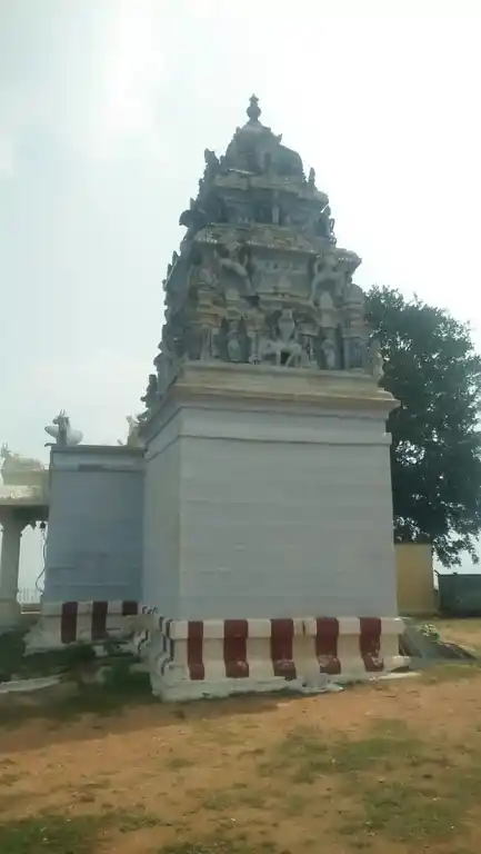 Arulmigu Mangamalai Perumal Temple, Devanakavundanur - 637301 அருள்மிகு மங்கமலை பெருமாள் திருக்கோயில், Devanakavundanur - 637301, Salem - Ancient Temple Architecture and History Image 3